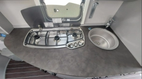                         Knaus SPORT AND FUN 480 QL BLACK SELECTION - zdjęcie 9
                        