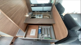                         Weinsberg CaraSuite FORD 700 MEG 2.0dm³ - zdjęcie 8
                        