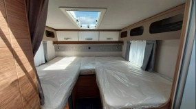                         Weinsberg CaraSuite FORD 700 MEG 2.0dm³ - zdjęcie 2
                        