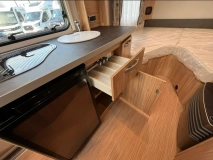                         Hymer-Eriba Nova Light 442 - zdjęcie 8
                        