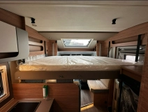                         Weinsberg CaraSuite Ford 700 MEG 2.0dm³ - zdjęcie 9
                        