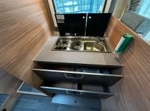                         Weinsberg CaraSuite Ford 700 MEG 2.0dm³ - zdjęcie 6
                        