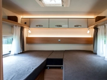                         Kamper Knaus 700 EB 2020 wersja zimowa z piekarnikiem i opuszczanym łóżkiem - zdjęcie 12
                        