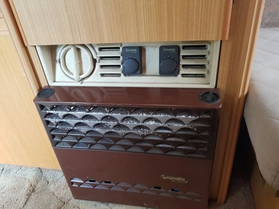                         Przyczepa kempingowa DETHLEFFS CARAWANS - zdjęcie 4
                        