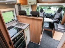                         Kamper Knaus 700 EB 2020 wersja zimowa z piekarnikiem i opuszczanym łóżkiem - zdjęcie 12
                        