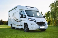                         Kamper Knaus 700 EB 2020 wersja zimowa z piekarnikiem i opuszczanym łóżkiem - zdjęcie 2
                        