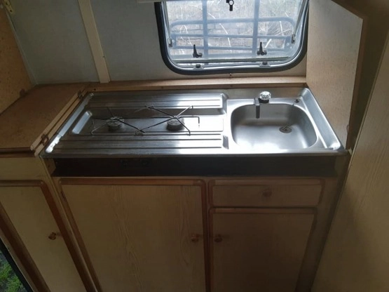                         Przyczepa kempingowa Knaus 380 - zdjęcie 4
                        