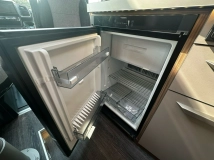                         Knaus VAN TI 550 MF VANSATION 2.2dm³ - zdjęcie 9
                        