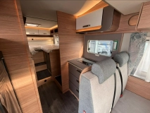                         Weinsberg CaraSuite Ford 700 MEG 2.0dm³ - zdjęcie 6
                        