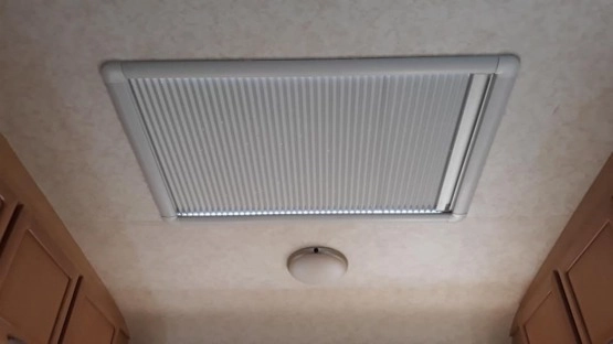                         Przyczepa kempingowa LUNAR 2002 rok - zdjęcie 16
                        