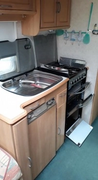                         Przyczepa kempingowa LUNAR 2002 rok - zdjęcie 9
                        