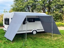                         DASZEK UNIWERSALNY ZE ŚCIANKAMI BOCZNYMI DO PRZYCZEPY KEMPINGOWEJ • PRZEDSIONEK • OSŁONA • MARKIZA / WYMIARY 220 + 250 + 220 x 240 cm. - zdjęcie 1
                        