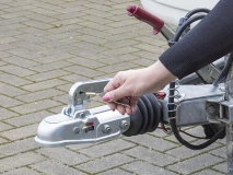                         ZABEZPIECZENIE ANTYKRADZIEŻOWE PRZYCZEPY KEMPINGOWEL • UNIWERSALNA BLOKADA ZACZEPU DO PRZYCZEPY • WKŁADKA • ZAMEK NA KLUCZYK - zdjęcie 2
                        