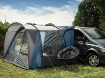                         PRZEDSIONEK UNIWERSALNY LEKKI DO POJAZDÓW KEMPINGOWYCH TYPU MINI BUS LUB VAN • OSŁONA • DASZEK • MARKIZA / WYMIARY 270 x 300 x 180÷230 cm. - zdjęcie 1
                        