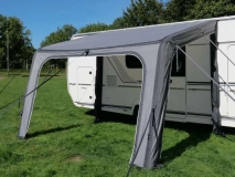                         PRZEDSIONEK UNIWERSALNY LEKKI DO PRZYCZEPY KEMPINGOWEJ • NAMIOT • OSŁONA • DASZEK • MARKIZA / WYMIARY 340 x 250 x 235÷250 cm. / POWIERZCHNIA PODŁOGI - 8,5 m² - zdjęcie 5
                        