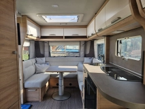                         KNAUS Sudwind 450 FU - jak nowa, bogato wyposażona - zdjęcie 23
                        