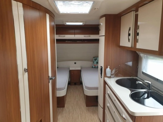                         Sprzedam Hobby 495 - zdjęcie 4
                        