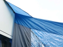                         DASZEK UNIWERSALNY DO PRZYCZEPY KEMPINOWEJ • PRZEDSIONEK OTWARTY LEKKI DO POJAZDÓW KEMPINGOWYCH • NAMIOT • OSŁONA • MARKIZA / WYMIARY 330 x 250 x 245 cm. / POWIERZCHNIA PODŁOGI - 8,20 m² - zdjęcie 11
                        