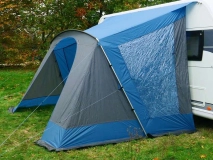                         DASZEK UNIWERSALNY DO PRZYCZEPY KEMPINOWEJ • PRZEDSIONEK OTWARTY LEKKI DO POJAZDÓW KEMPINGOWYCH • NAMIOT • OSŁONA • MARKIZA / WYMIARY 330 x 250 x 245 cm. / POWIERZCHNIA PODŁOGI - 8,20 m² - zdjęcie 3
                        