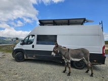                         Off-Grid Smart Campervan – 15kWh Battery | Starlink | Oven | AC | Huge Storage - zdjęcie 13
                        