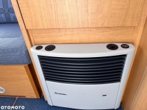                         Knaus Sudwind 450, Instalacja solarna, Truma ultraheat, akumulator - zdjęcie 16
                        