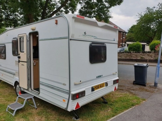                         Przyczepa Kempingowa Abbey Cachet 2000 r. 4 os. Mover! - zdjęcie 7
                        