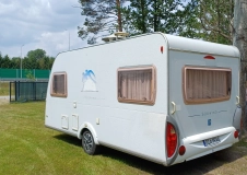                         Knaus Sudwind 450, Instalacja solarna, Truma ultraheat, akumulator - zdjęcie 21
                        