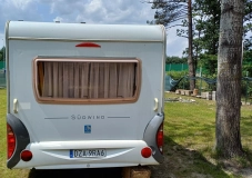                         Knaus Sudwind 450, Instalacja solarna, Truma ultraheat, akumulator - zdjęcie 22
                        