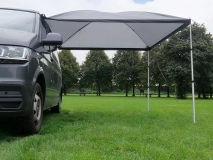                         DASZEK UNIWERSALNY LEKKI ZE SCIANKAMI BOCZNYMI DO POJAZDÓW KEMPINGOWYCH TYPU MINI BUS LUB VAN • PRZEDSIONEK • OSŁONA • MARKIZA / WYMIARY 260 x 260 x 230 cm. - zdjęcie 2
                        