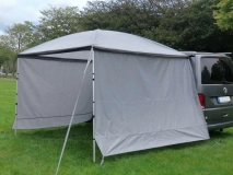                         DASZEK UNIWERSALNY LEKKI ZE SCIANKAMI BOCZNYMI DO POJAZDÓW KEMPINGOWYCH TYPU MINI BUS LUB VAN • PRZEDSIONEK • OSŁONA • MARKIZA / WYMIARY 260 x 260 x 230 cm. - zdjęcie 4
                        