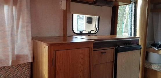                         Przyczepa Burstner Club - zdjęcie 4
                        