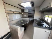                         Nowa przyczepa kempingowa 3 ŁÓŻKA PIĘTROWE Burstner 550TK XCAMP Hobby - zdjęcie 7
                        