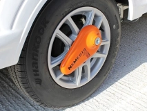                         ZABEZPIECZENIE ANTYKRADZIEŻOWE UNIWERSALNE DO POJAZDÓW KEMPINGOWYCH • BLOKADA KOŁA DO PRZYCZEPY KEMPINGOWEJ LUB KAMPERA • FULLSTOP SECURITY - NEMESIS ULTRA FNU200  - zdjęcie 1
                        