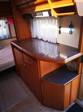                         Przyczepa Hobby Excellent 2004 r. - zdjęcie 3
                        