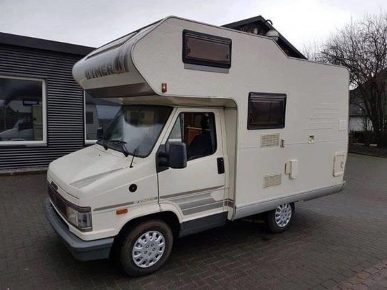                         Sprzedam Hymercamp 46 1994r. 1,9 D, przebieg 218 tys. - zdjęcie 1
                        