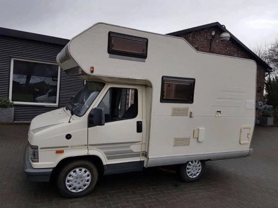                         Sprzedam Hymercamp 46 1994r. 1,9 D, przebieg 218 tys. - zdjęcie 6
                        