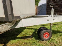                         KOŁO PODPOROWE MANEWROWE PODWÓJNE DO PRZYCZEPY KEMPINGOWEJ LUB TOWAROWEJ / OBCIĄŻENIE STATYCZNE DO 300 KG. - zdjęcie 9
                        