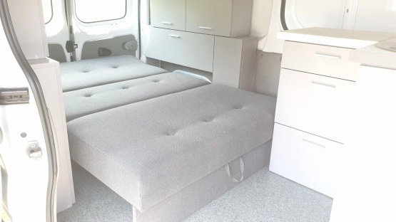                         Kamper Opel Vivaro 2008 - zdjęcie 2
                        