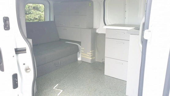                         Kamper Opel Vivaro 2008 - zdjęcie 8
                        