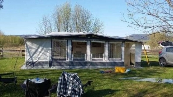                         Piękny przedsionek robiony na zamówienie 908 cm po rozłożeniu ma 8 m długości dodatkowe pomieszczenia - zdjęcie 1
                        