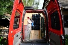                         Kamper Van - Opel Vivaro  - wysoki, zadbany, doposażony - zdjęcie 12
                        