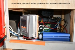                         Kamper Van - Opel Vivaro  - wysoki, zadbany, doposażony - zdjęcie 6
                        