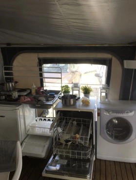                         Przyczepa Knaus Azur + przedsionek + przystawka +zestaw mebli do przedsionka  - zdjęcie 12
                        