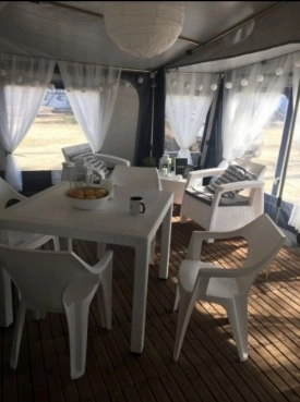                         Przyczepa Knaus Azur + przedsionek + przystawka +zestaw mebli do przedsionka  - zdjęcie 13
                        