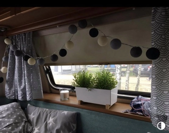                         Przyczepa Knaus Azur + przedsionek + przystawka +zestaw mebli do przedsionka  - zdjęcie 2
                        