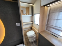                         LMC Videro 580 D - Wyjątkowa, luksusowa przyczepa dla 2 osób / Dealer LMC Keller Kamp / Nowa / Faktura VAT 23% - zdjęcie 17
                        