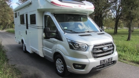                         Półintegra ze świetnym układem wnętrza, truma diesel, automat, 170km - zdjęcie 3
                        