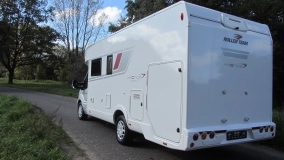                         Półintegra ze świetnym układem wnętrza, truma diesel, automat, 170km - zdjęcie 6
                        