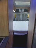                         Mercedes Sprinter 2012 – Kamper 4-osobowy, pełna zabudowa, solar, łazienka - zdjęcie 5
                        