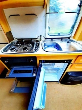                         Przyczepa kempingowa Elddis Avante - zdjęcie 18
                        